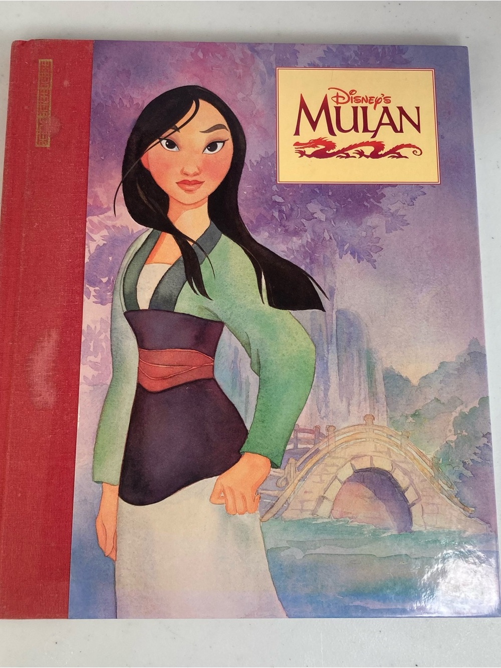 DISNEY'S MULAN HARDCOVER BOOK 1998 DISNEY FAMILY STORY ARTWORK GOOD MESSAGE